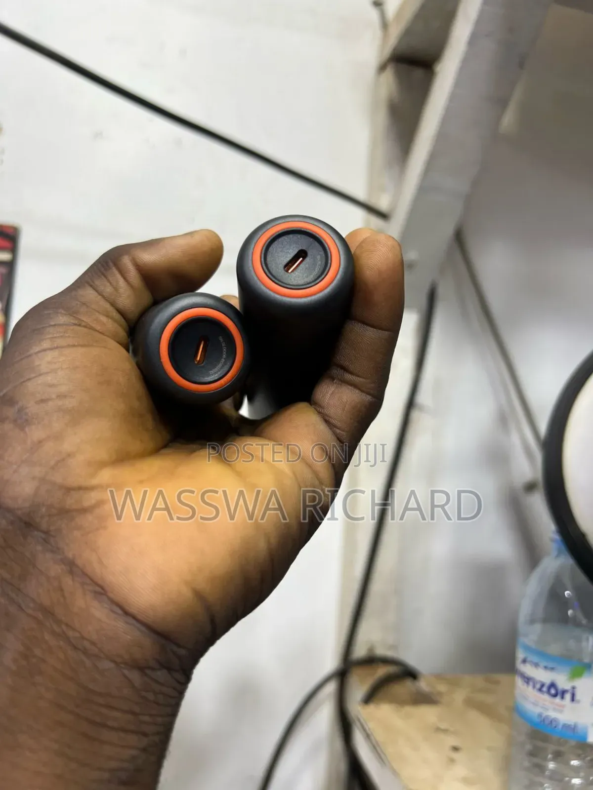 JBL Wireless Rechargeable Microphone