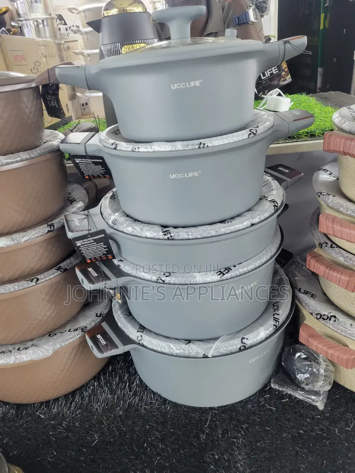 Sleek Ucc Life Cookware Set