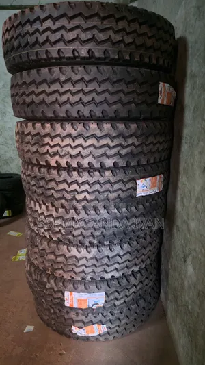 1200r20 Tube Types Tyres for Sinotruck,Fuso,Actros,Fuso and Other Cars