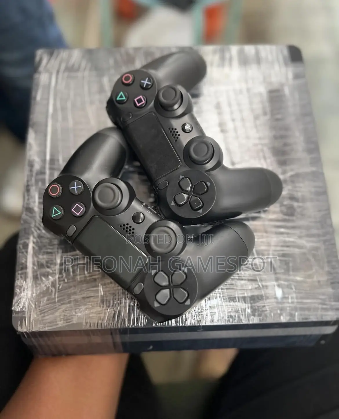 Ps4 Slim, Clean Console, 2 Pads, 15 Loaded Games Inside.