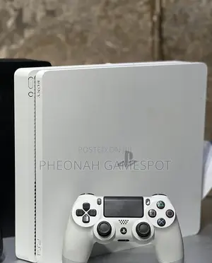 Ps4 Slim, Smooth System, 2 Pads, 13 Preloaded Titles.