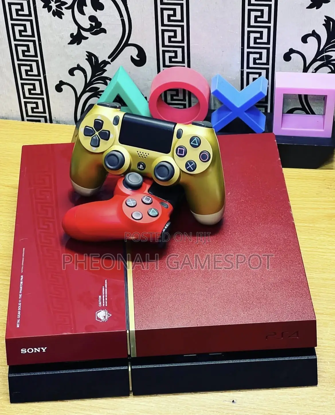 Ps4 , Smooth Bundle, 2 Pads, 19 Awesome Titles.