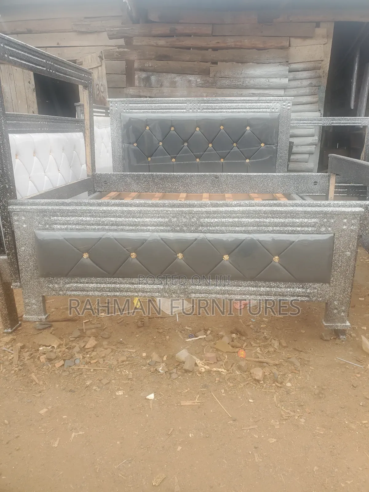 Fabric Bed Gray Tarazo