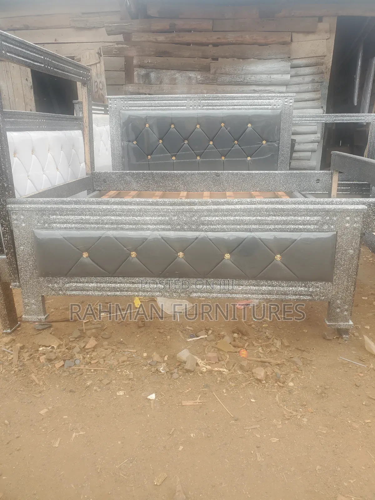 Fabric Bed Gray Tarazo