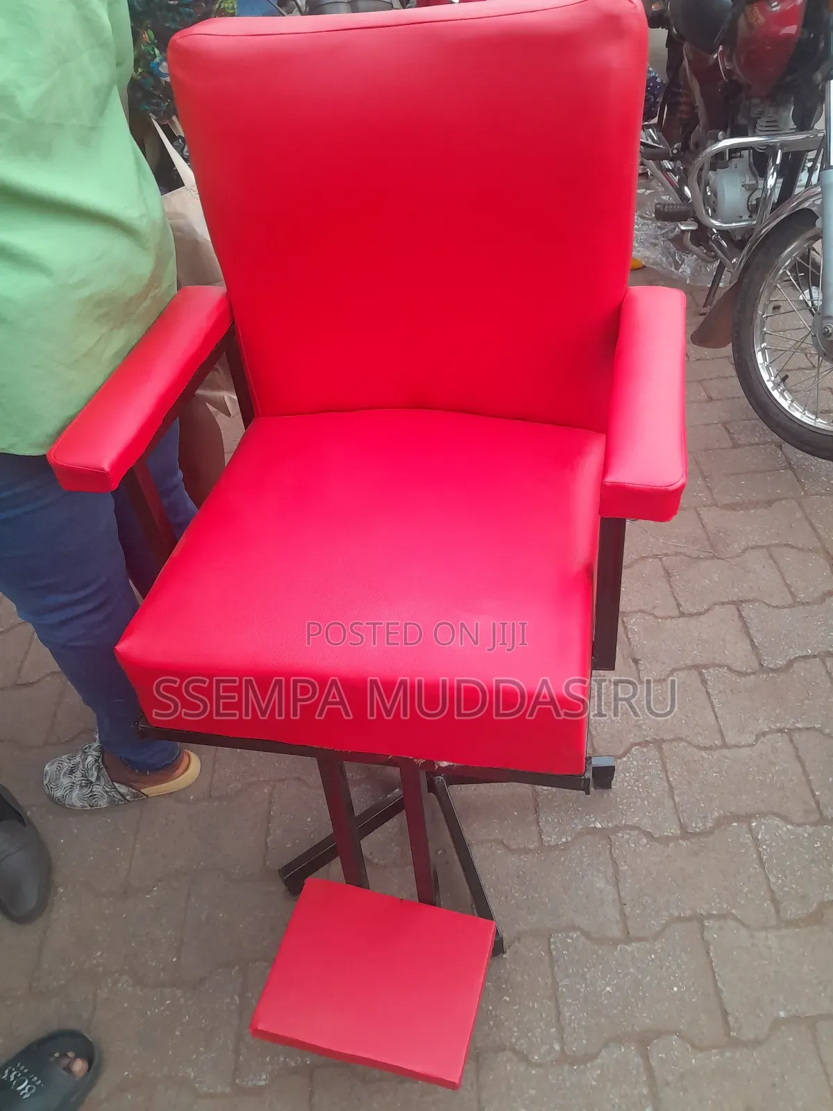 Barbers Levelled Saloon Chairs