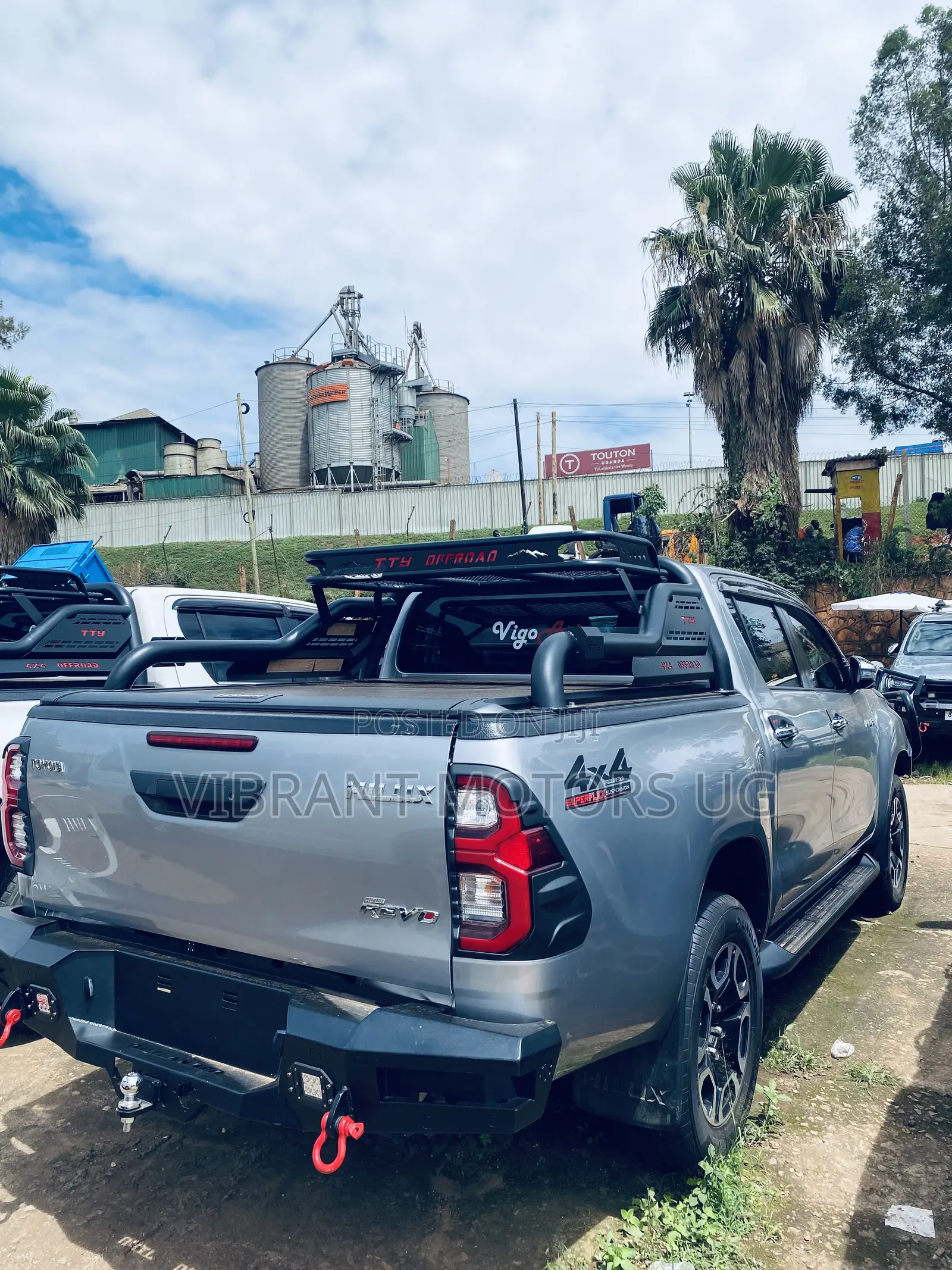 Toyota Hilux 2021 Gray