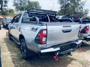 Toyota Hilux 2021 Gray