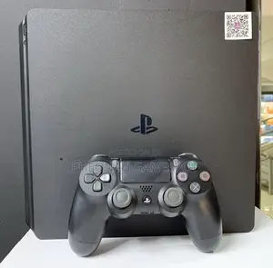Ps4 Slim, Smooth and Clean, 2 Pads, 17 Loaded Titles.