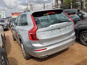 Volvo XC90 T5 Momentum FWD (2.0L 4cyl 8A) 2017 Silver