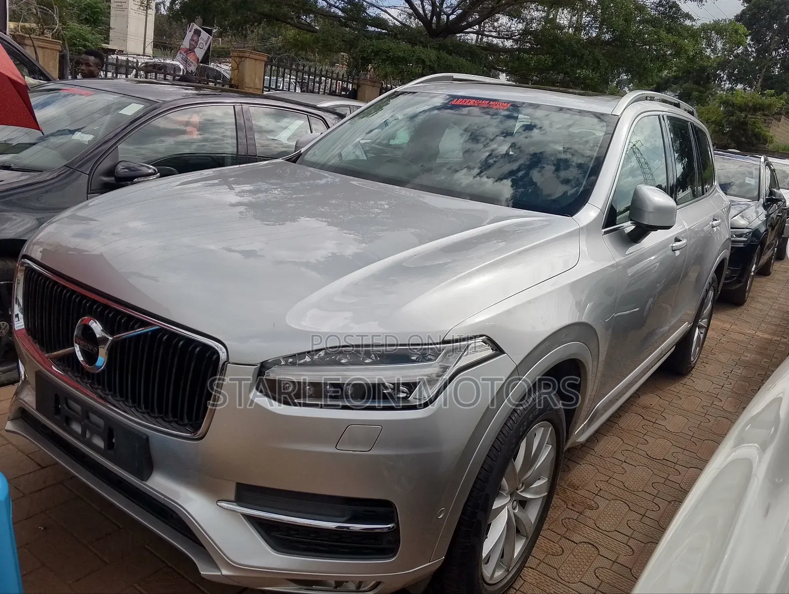 Volvo XC90 T5 Momentum FWD (2.0L 4cyl 8A) 2017 Silver