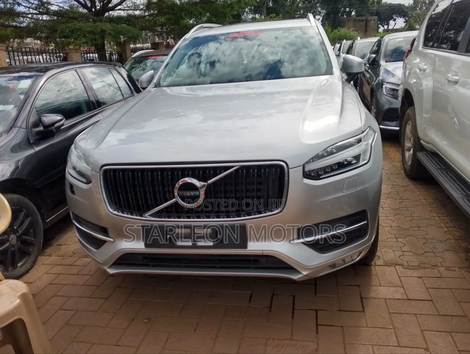 Volvo XC90 T5 Momentum FWD (2.0L 4cyl 8A) 2017 Silver