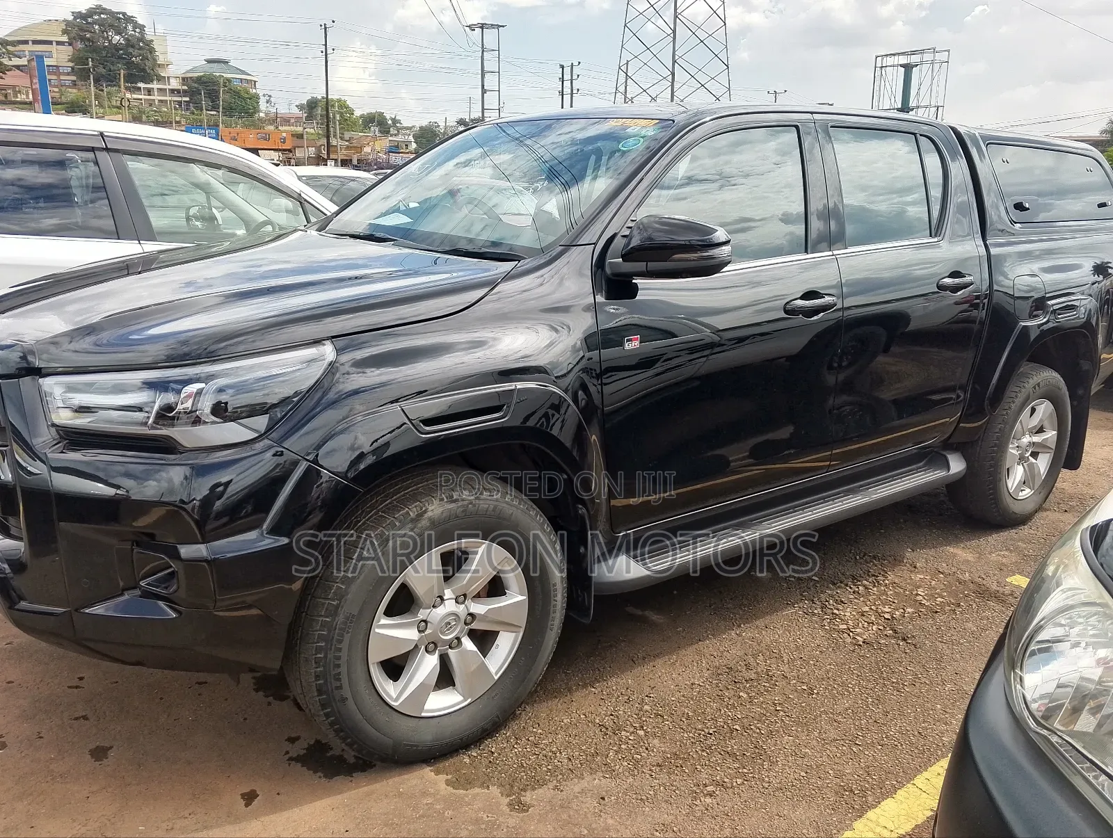 New Toyota Hilux 2023 Black
