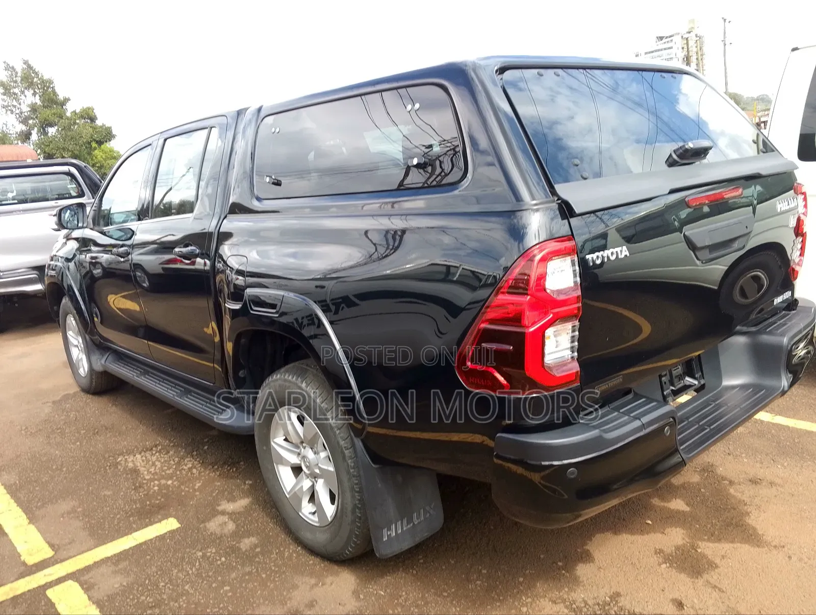 New Toyota Hilux 2023 Black