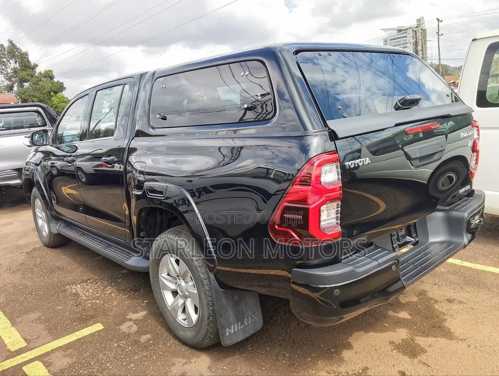 New Toyota Hilux 2023 Black