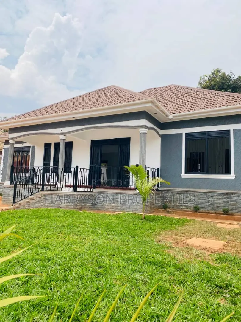4bdrm House in Kajjansi, Central Division for sale