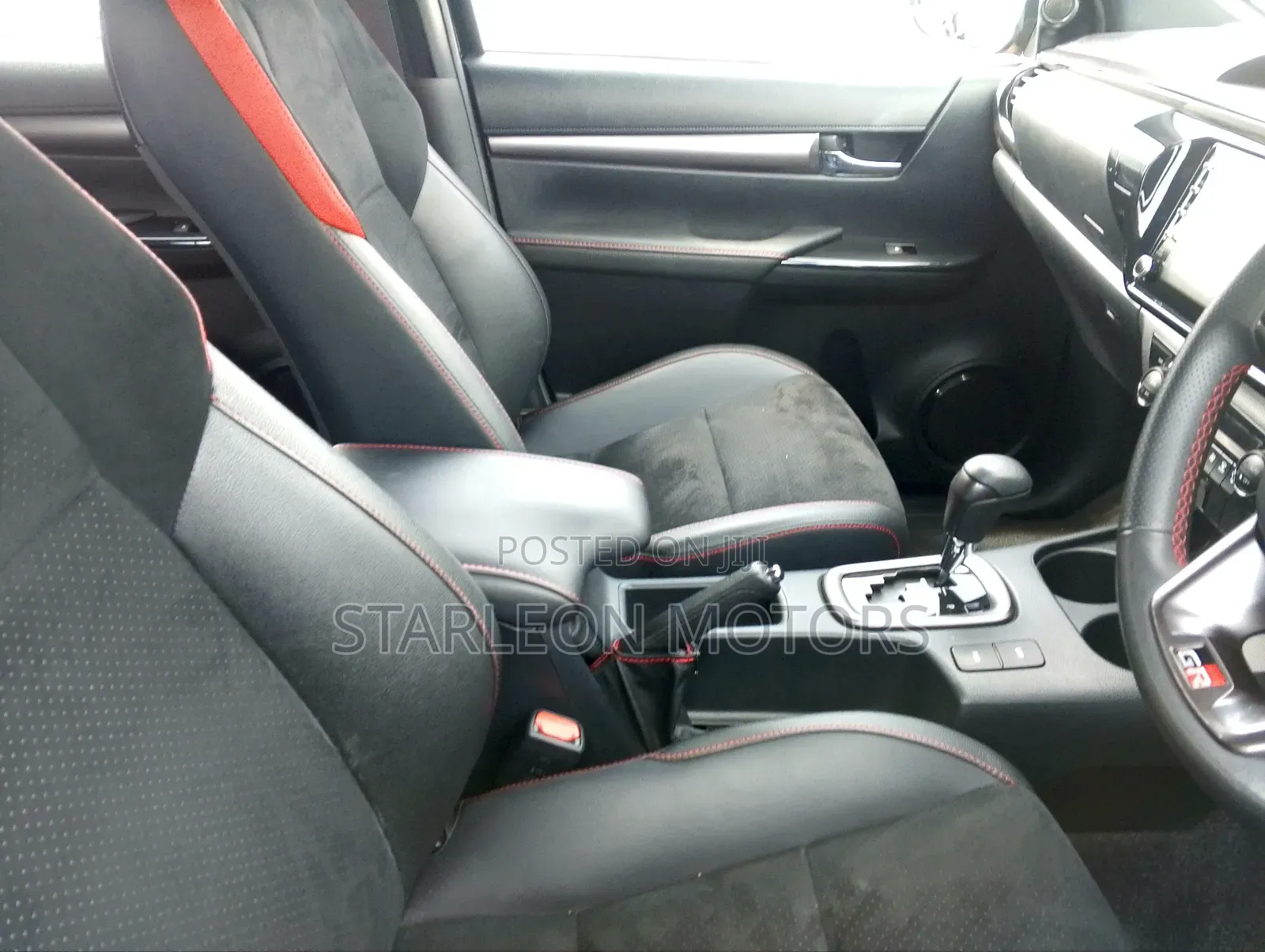 New Toyota Hilux 2023 Black
