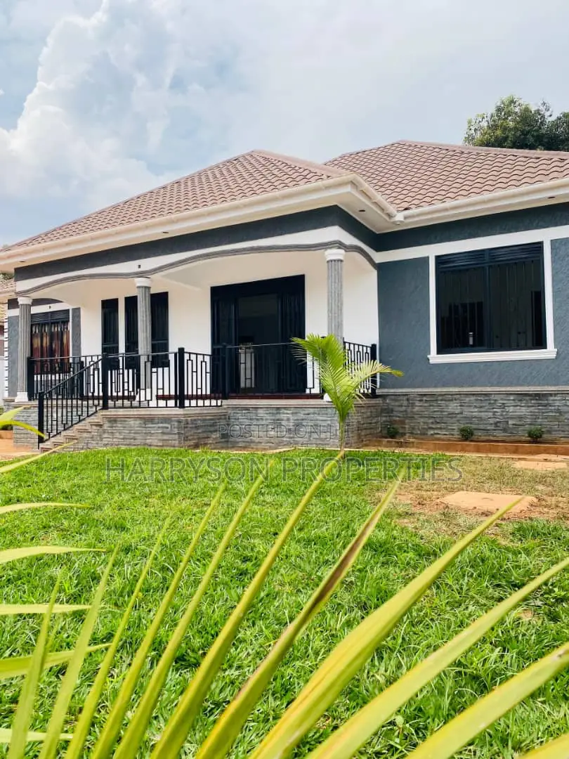 4bdrm House in Kajjansi, Central Division for sale