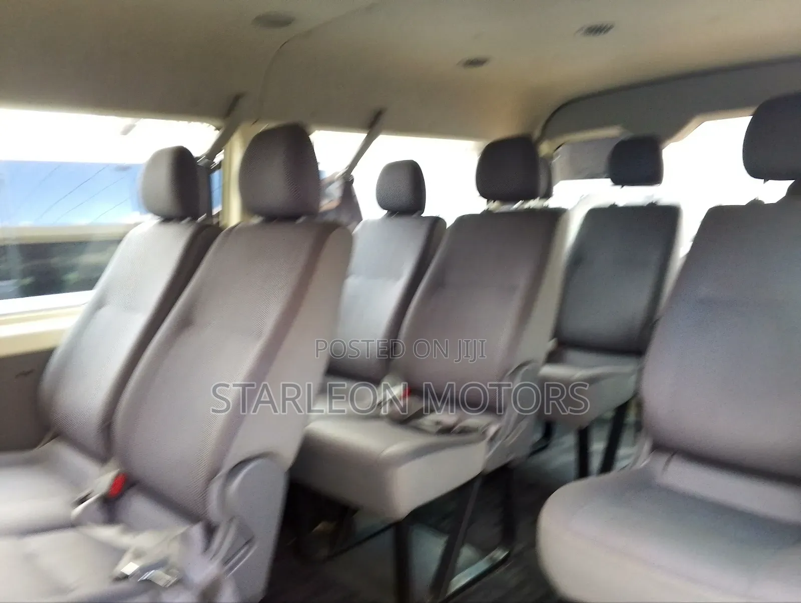 Toyota HiAce 2010