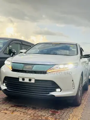Toyota Harrier 2.0 2017 White