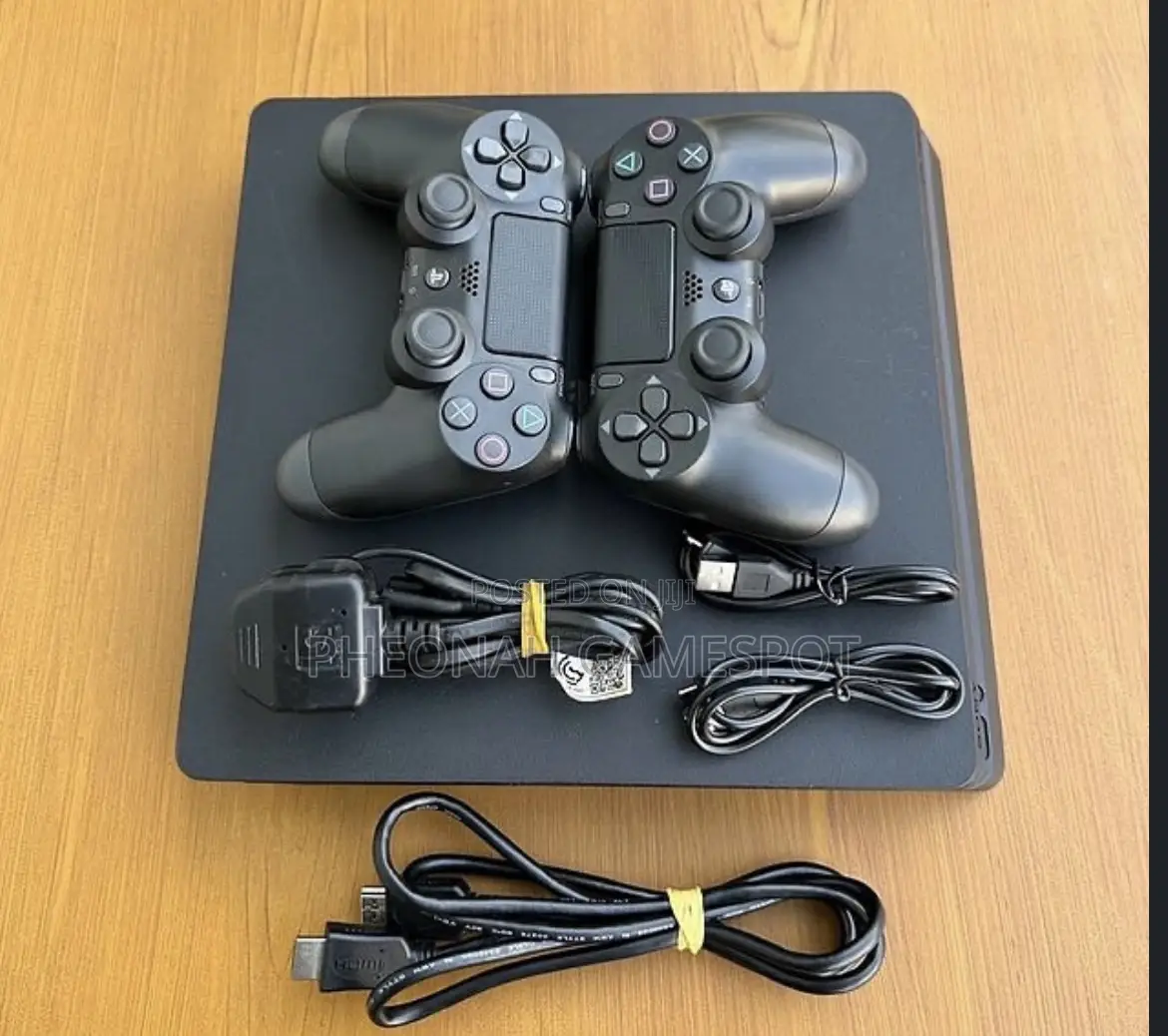 Ps4 Slim, Clean Console, 2 Pads, 13 Fun Games Installed.
