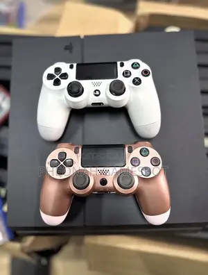 Playstation 4 , 2 Pads, 16 Fun Games, Perfect Bundle.