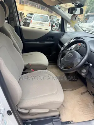 Toyota Ractis 2009 White
