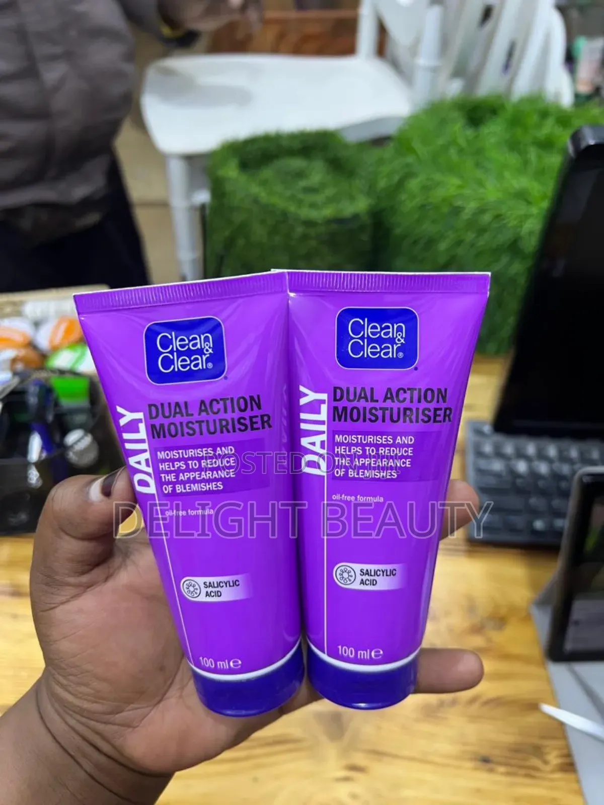 Clean and Clear Daily Dual Action Moisturiser