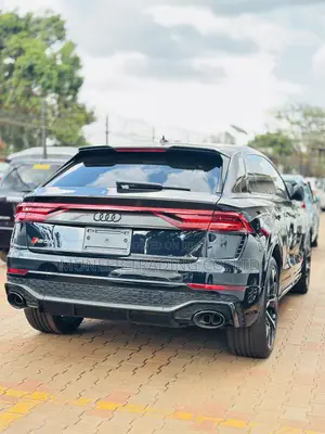 Audi RS Q8 2022 Black
