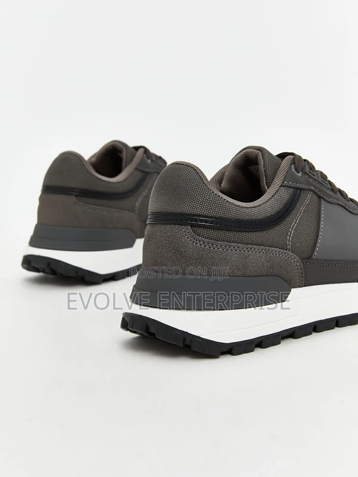 Luxury Men's Lace-Up Sneaker