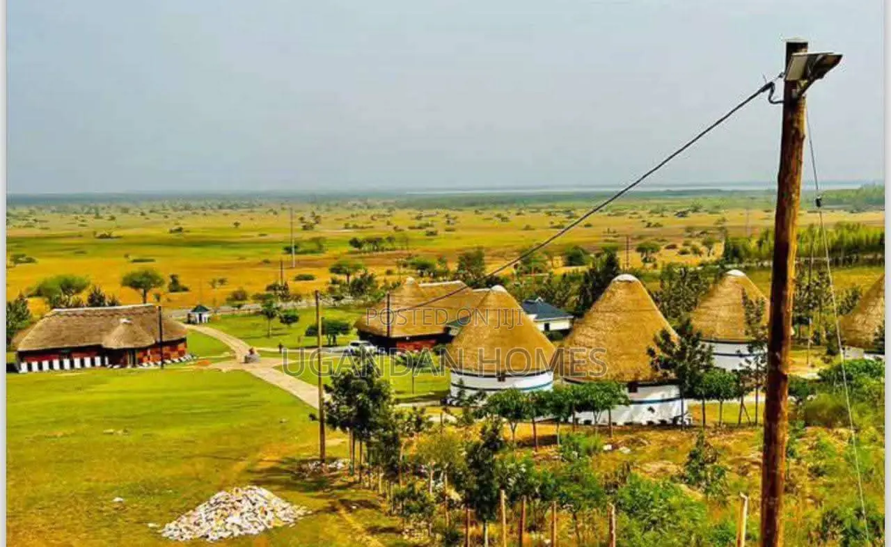 Safari Lodge Near Queen Elizabeth for Sale