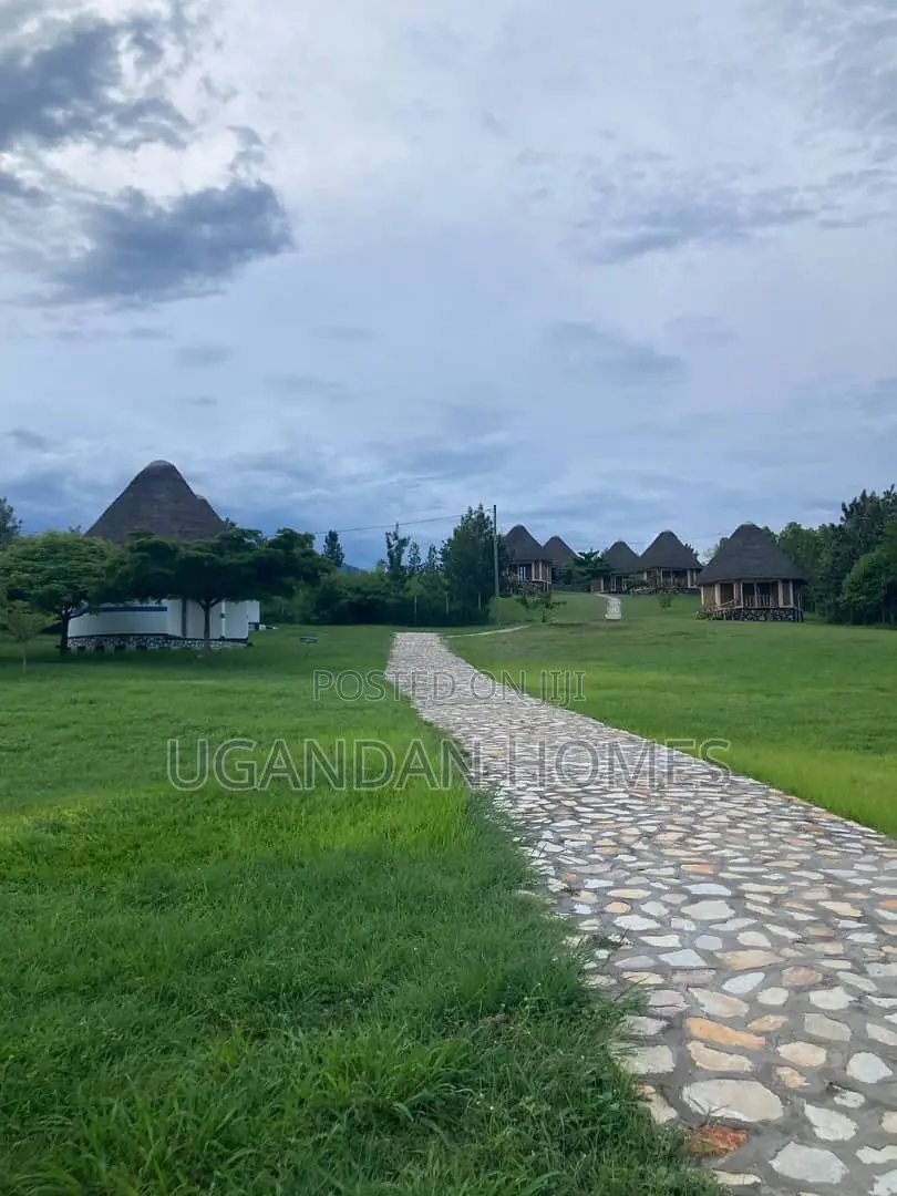 Safari Lodge Near Queen Elizabeth for Sale