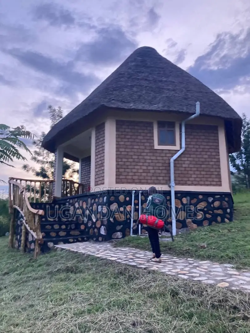 Safari Lodge Near Queen Elizabeth for Sale