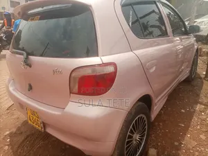 Toyota Vitz 1.0 FWD 3dr 1999 Pink