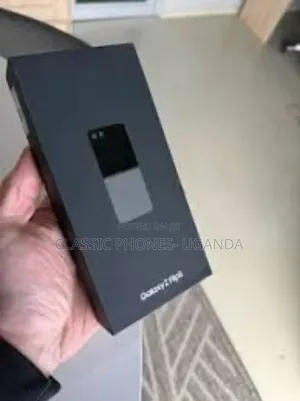 New Samsung Galaxy Z Flip5 256 GB Black