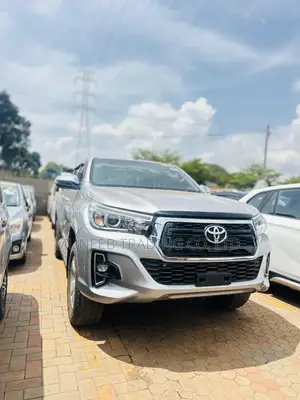 Toyota Hilux Revo Double Cab Deisel 2.8 AWD 2019 Silver