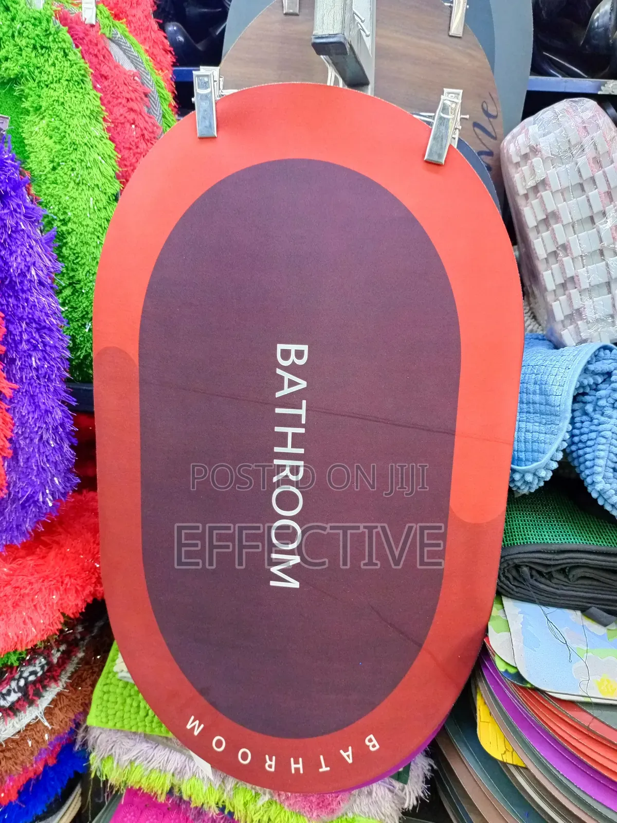 Bathroom Mat With an Anti-Slip and Absorbent Design.