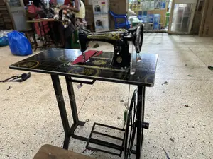 Manual Origins Singer New in the Box With Good N Strong Local Stand