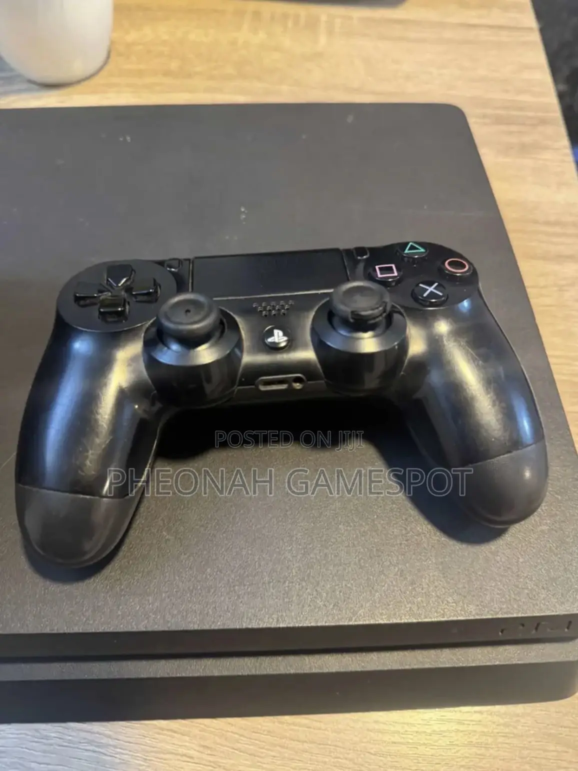 Playstation 4 Slim, 2 Pads, 12 Fun Games Ready to Play.