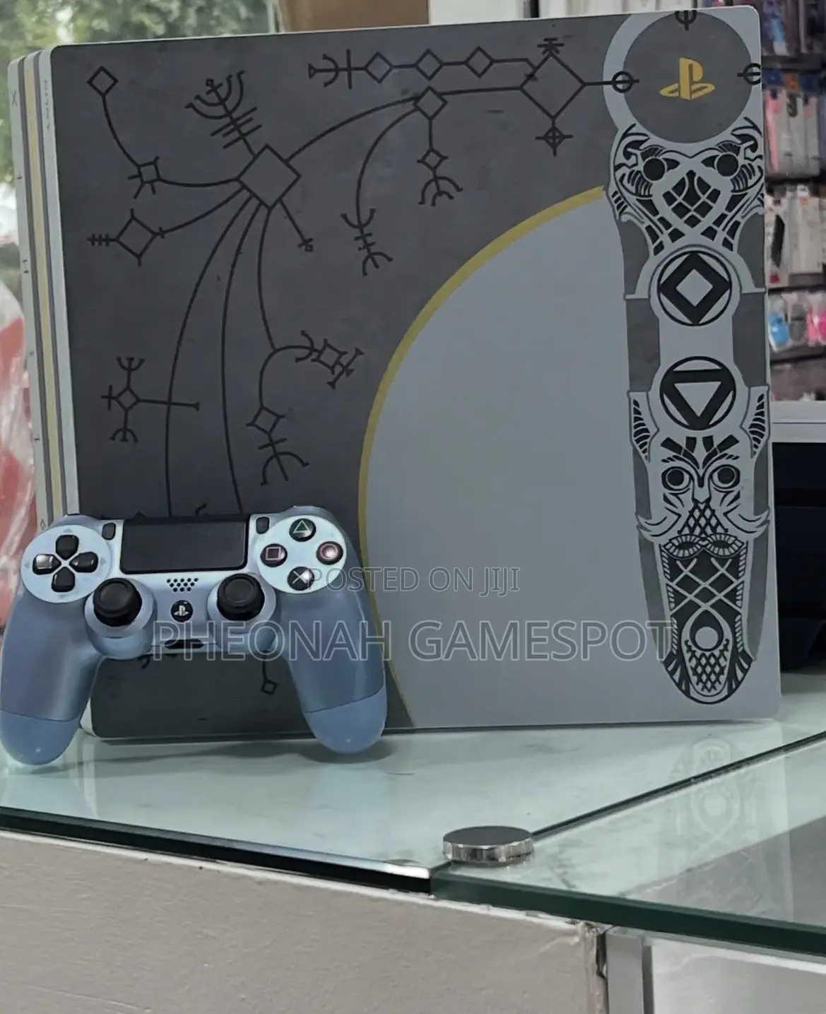 Playstation 4 Pro 2 Pads, 17 Great Titles Loaded.