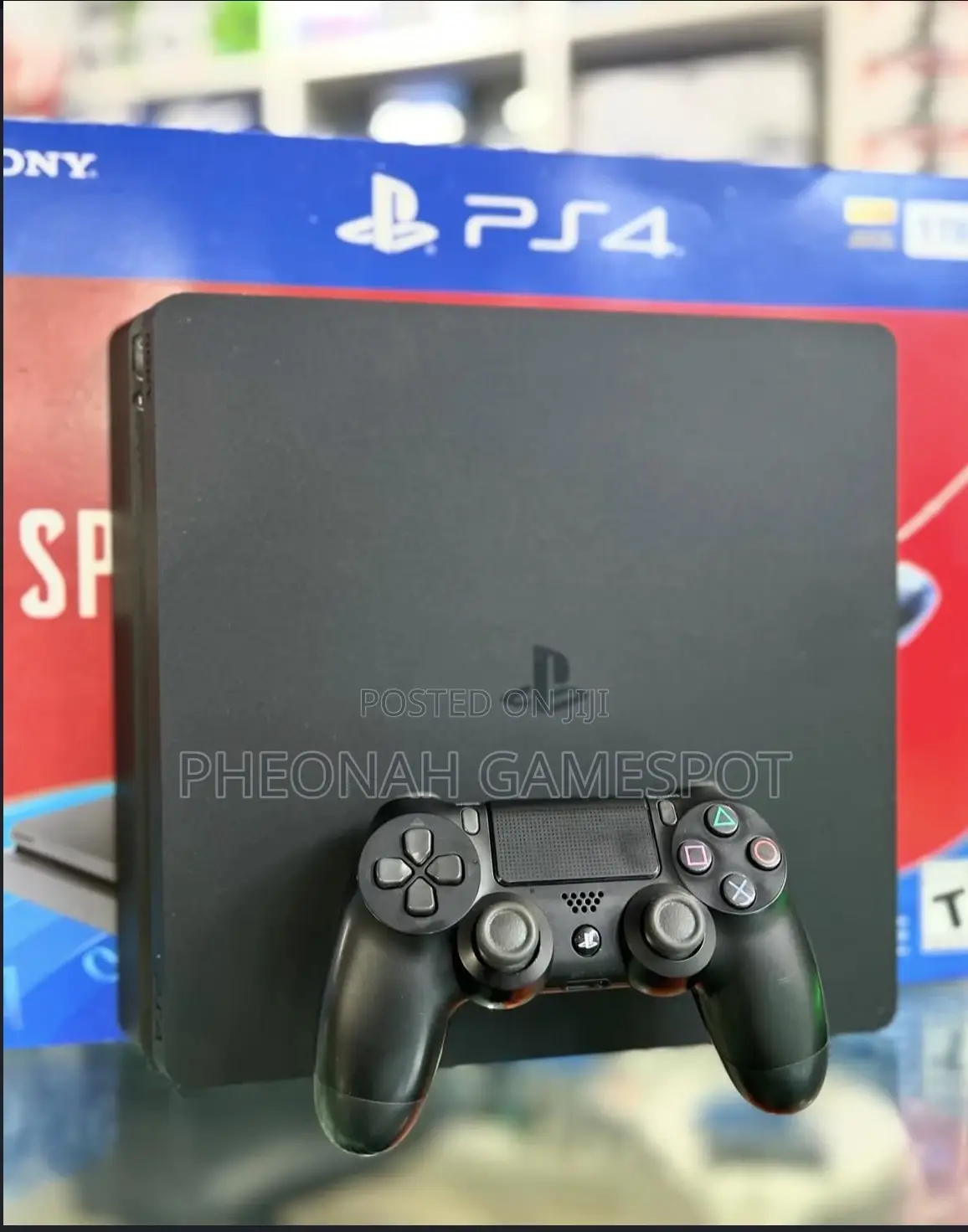 Playstation 4 Slim, 2 Pads, 13 Fun Games Preloaded.