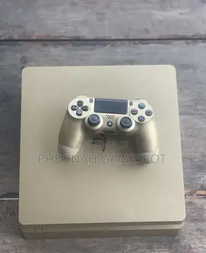 Ps4 Slim, Like New, 2 Pads, 19 Great Titles Ready.