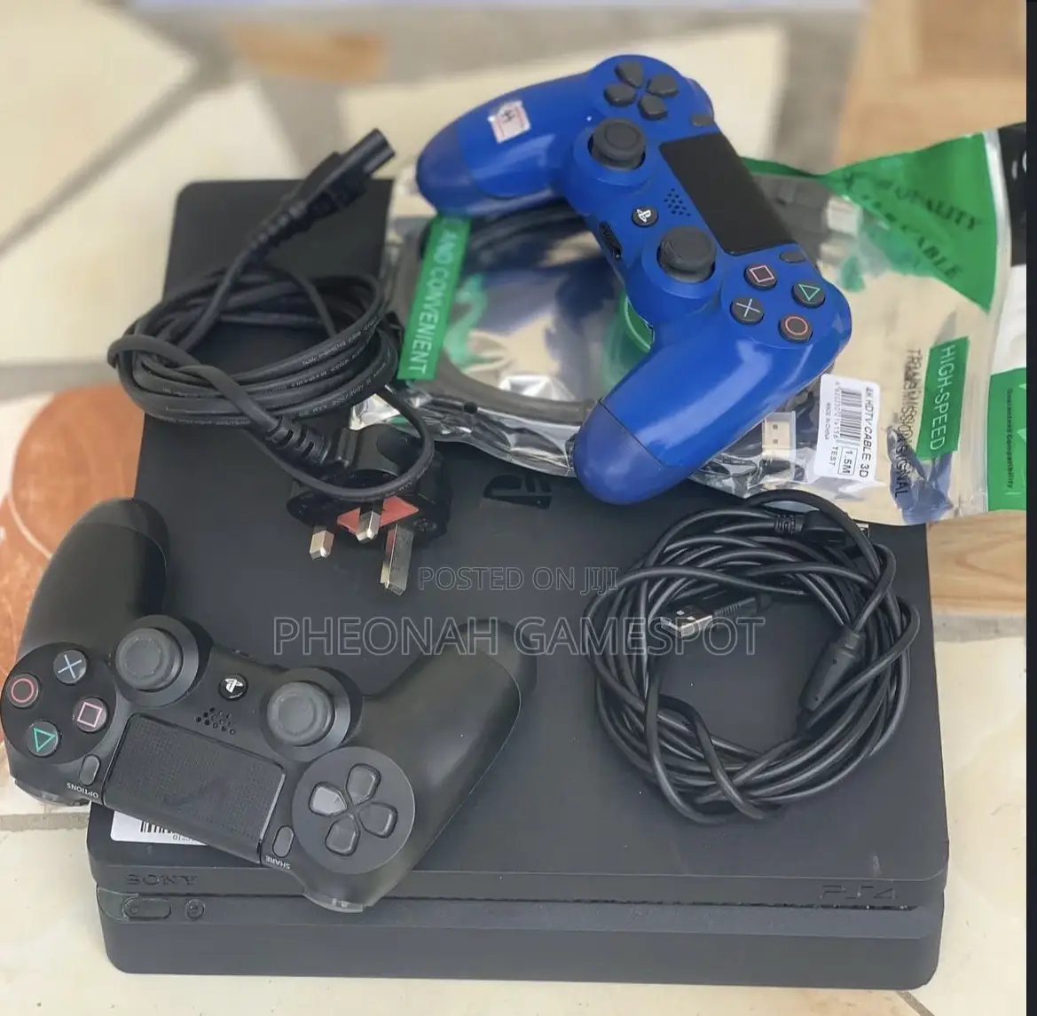 Playstation 4 Slim, 2 Pads, 11 Fun Games, Like New.