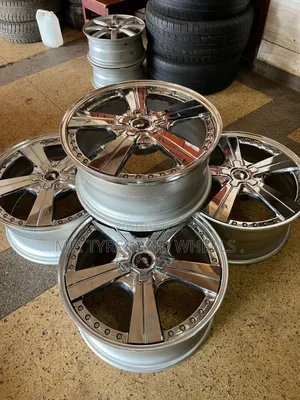 V8 Drivers Take This Chromic Rims R 22 at a Cheaper Price in Original