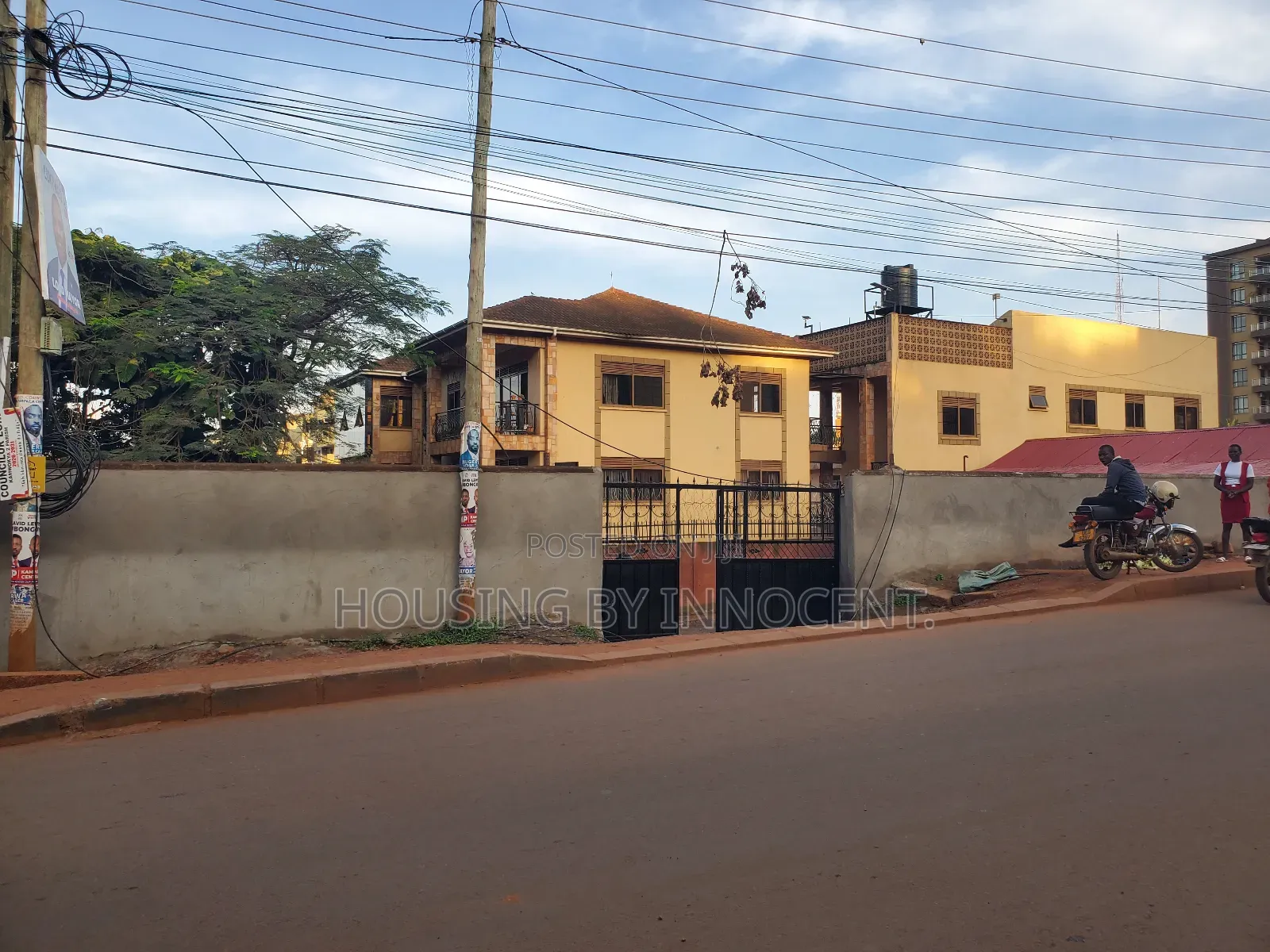3bdrm Bungalow in Upper Mawanda Road, Central Division for rent