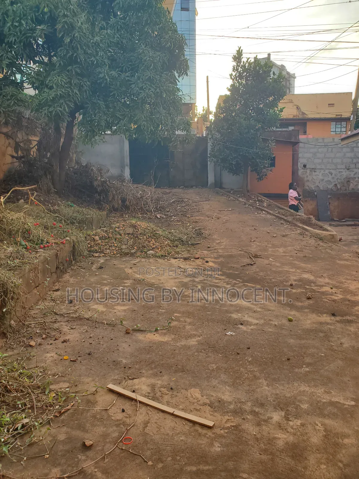3bdrm Bungalow in Upper Mawanda Road, Central Division for rent