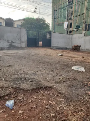 3bdrm Bungalow in Upper Mawanda Road, Central Division for rent