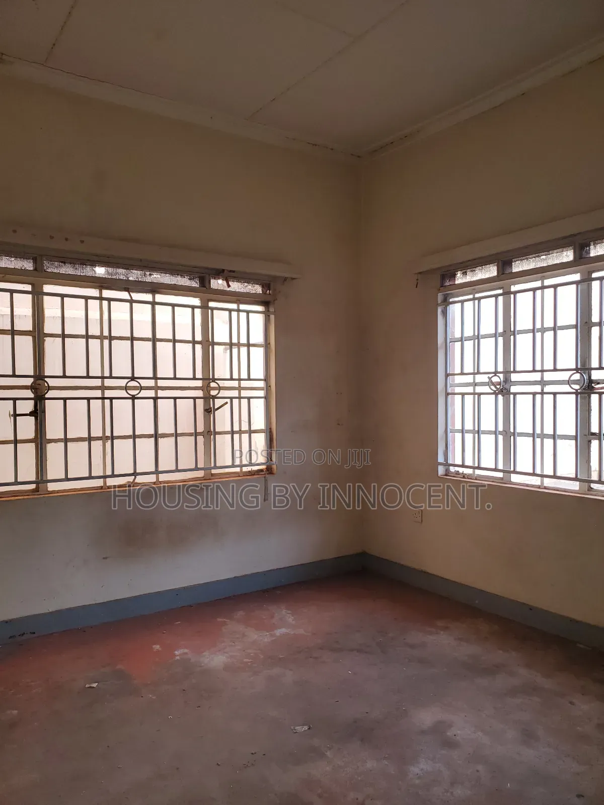 3bdrm Bungalow in Upper Mawanda Road, Central Division for rent