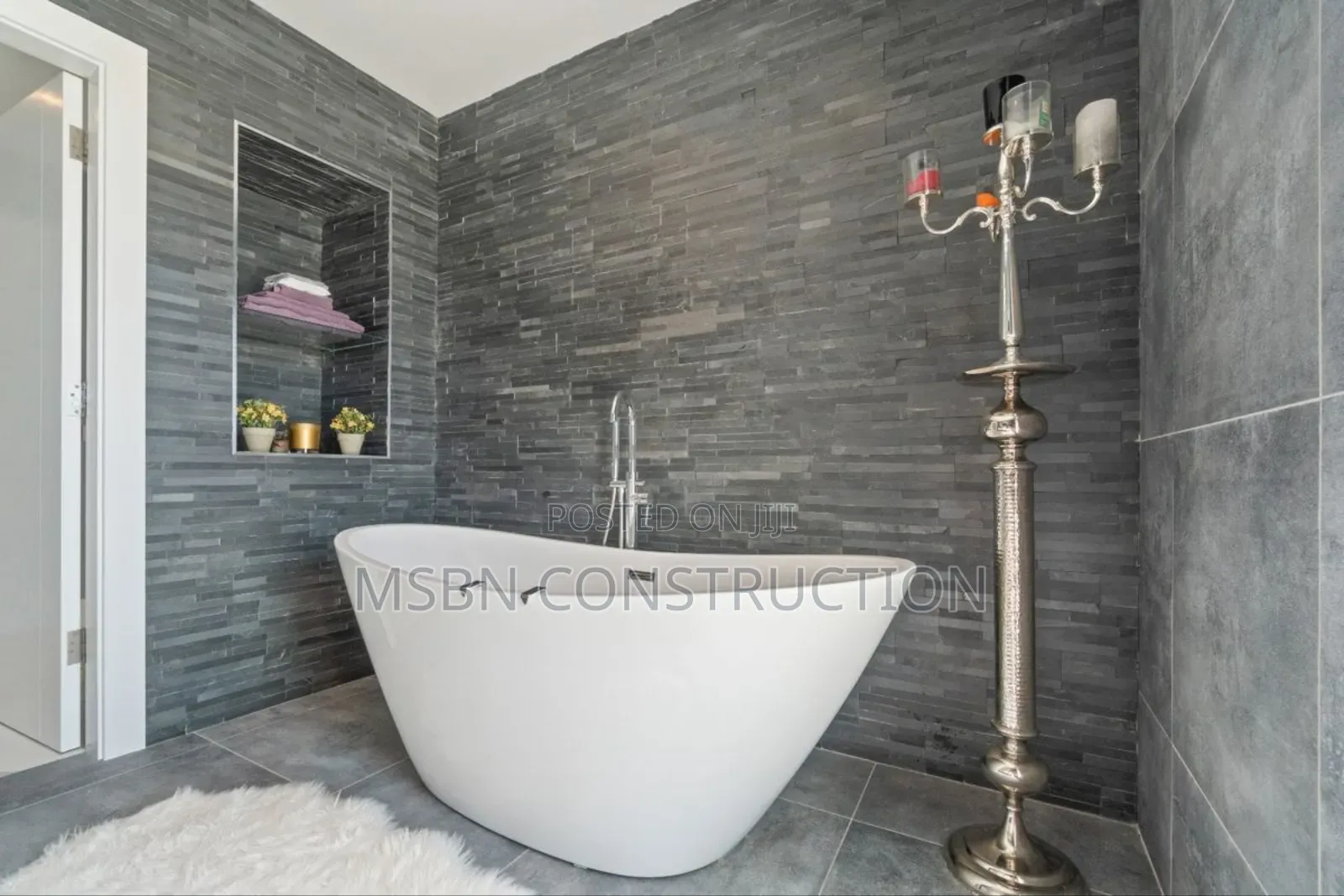 6bdrm Mansion in Kigo, Makindye for sale