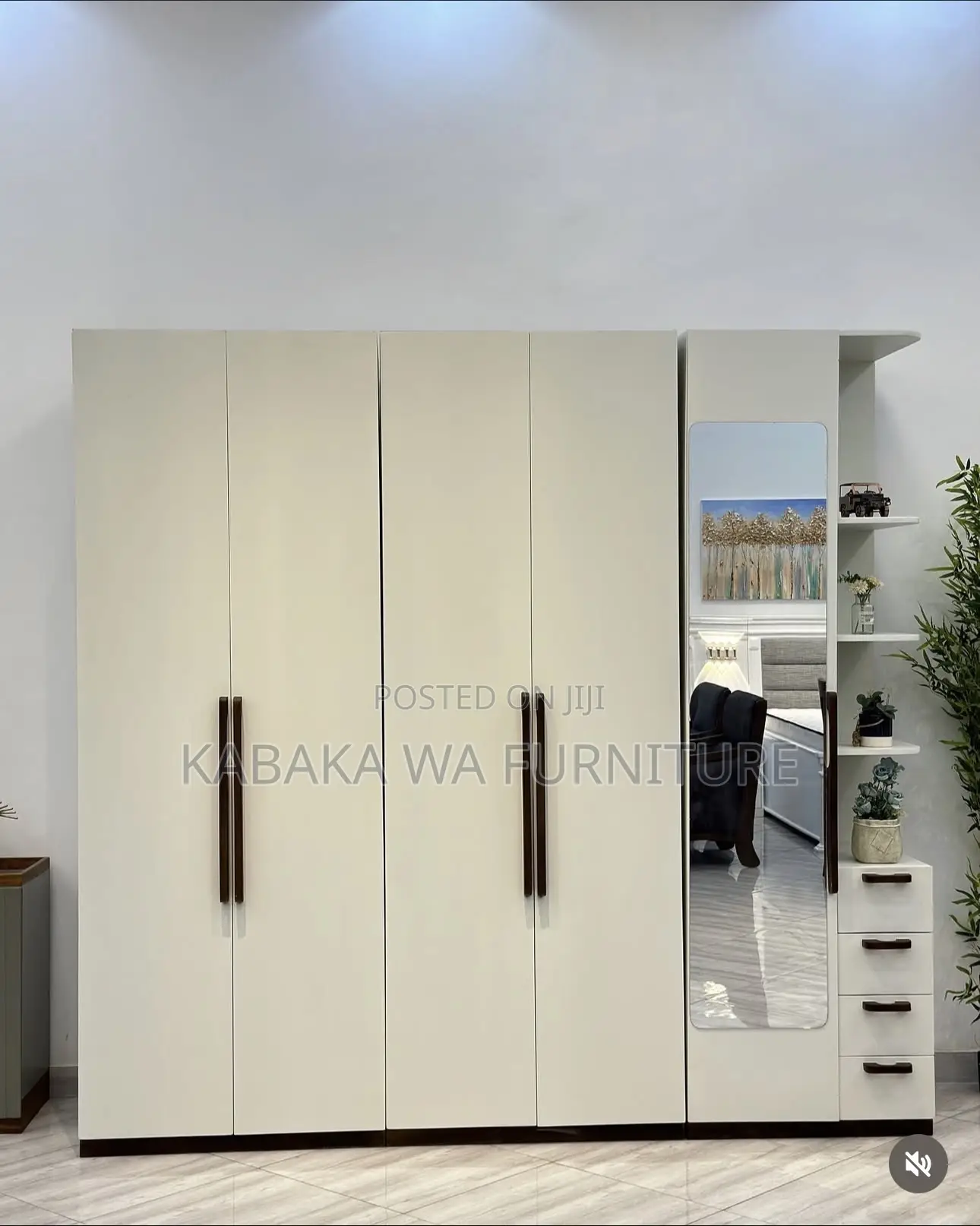 Wardrobe / Negotiable/ Good Price/ Wardrobe Wooden and Beautiful