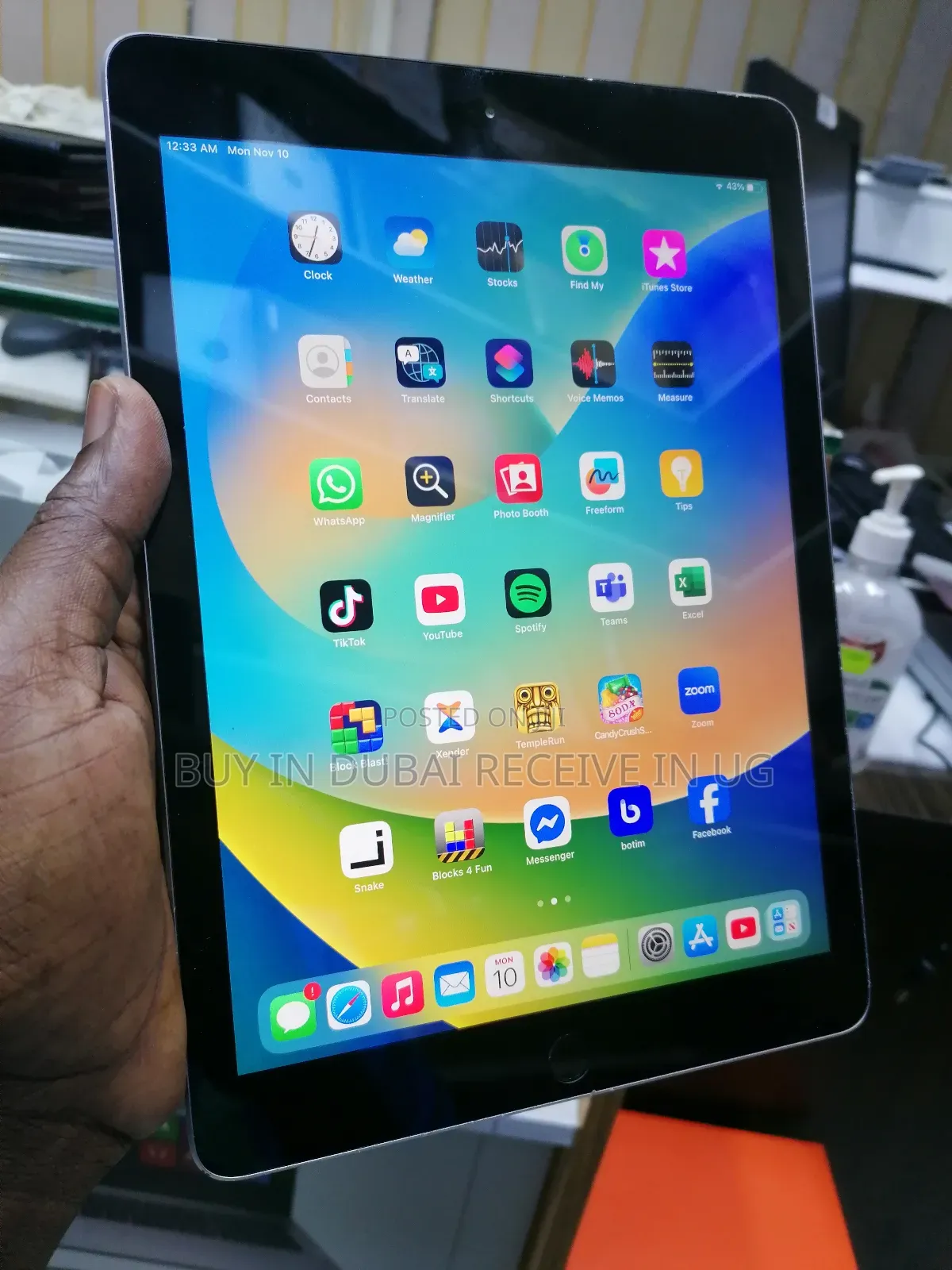 Apple iPad 5 (2022) 4 GB Silver